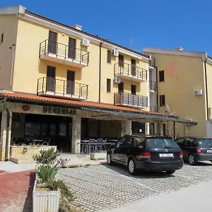 3* Gostinjska kuća And Degenija