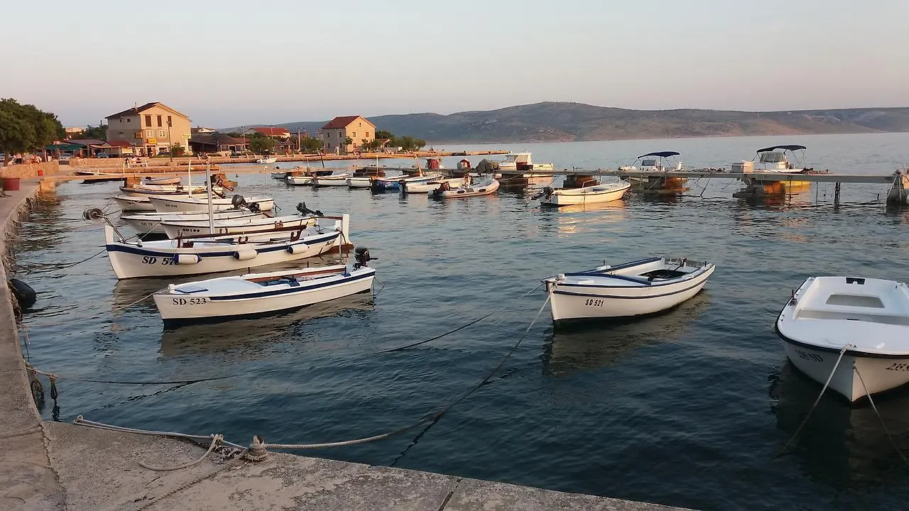 Inga'S Apartment Starigrad Paklenica